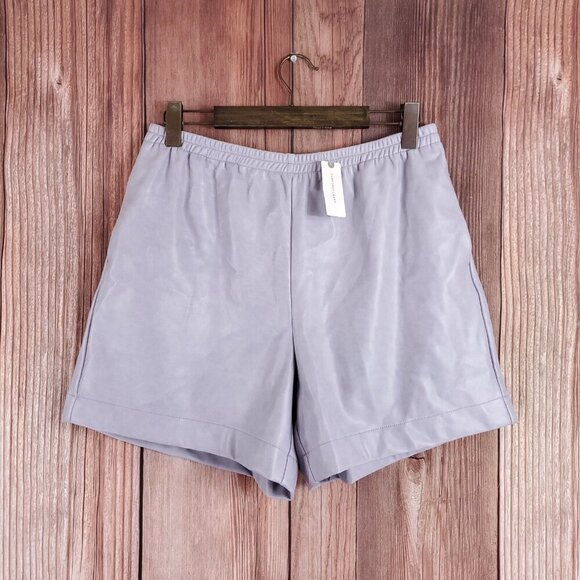 NWT Anthropologie Avec Les Filles Womens Size Large Faux Leather Shorts Lavender - Picture 1 of 13